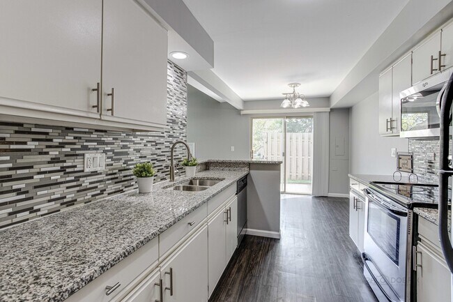 Foto del edificio - 1026 N Knollwood Dr