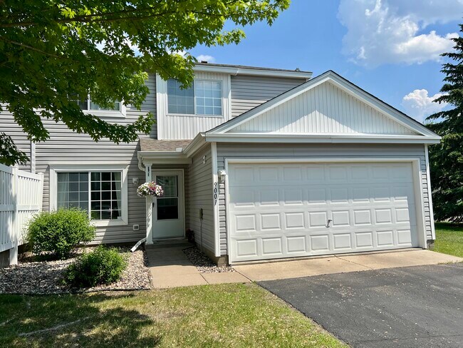 Building Photo - 9001 Scarlet Globe Dr