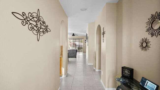 Building Photo - 222 Manatee Springs Way