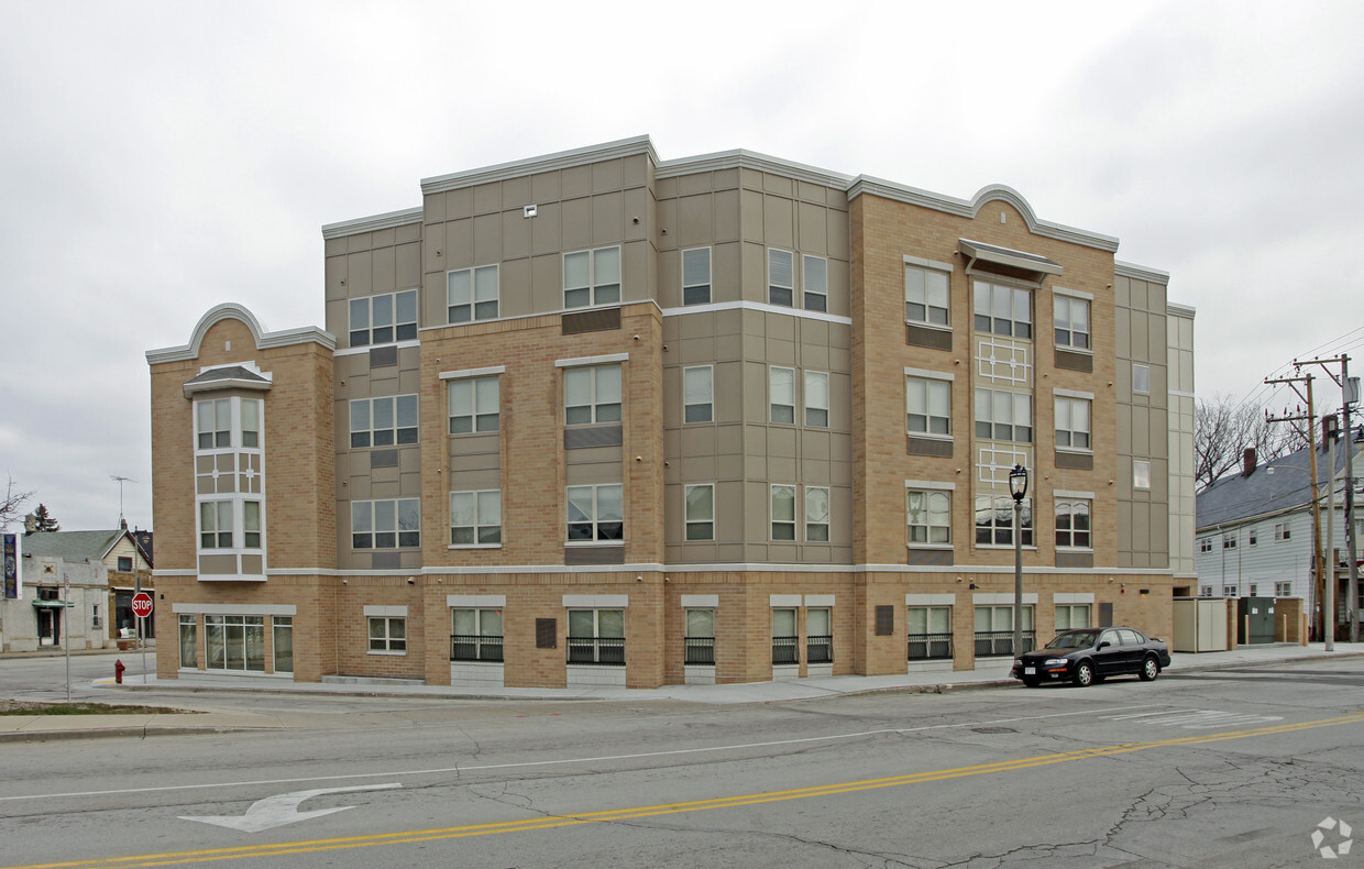 Primary Photo - Empowerment Village on Lincoln