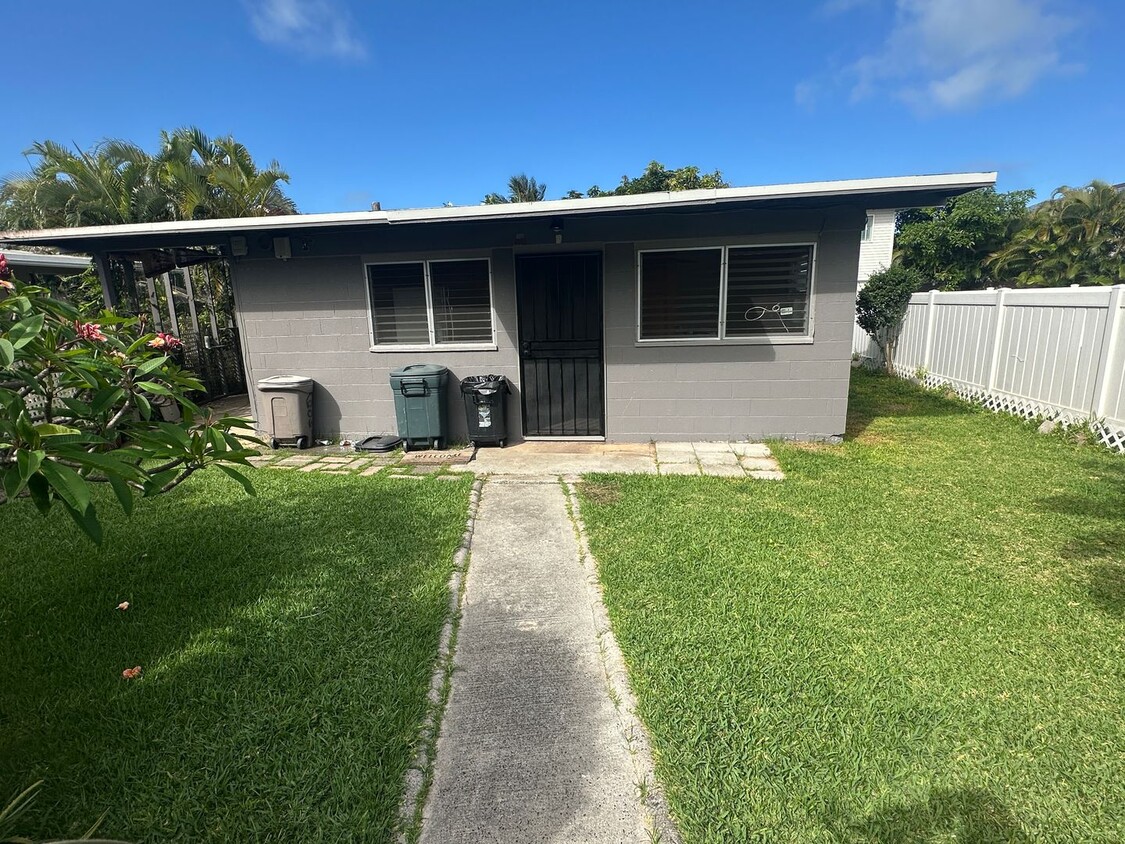 Foto principal - Dog Friendly 2 bedroom 1 bath Stand alone ...