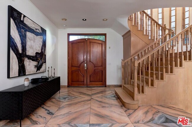 Foto del edificio - 133 S Swall Dr