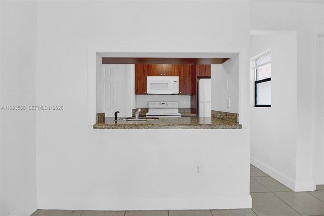 Foto del edificio - 9730 Hammocks Blvd