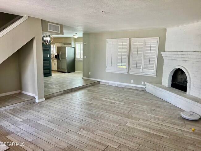 Foto del edificio - 2009 Ralph Janes Pl