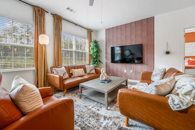 Foto del edificio - 637 Wildlight Ave
