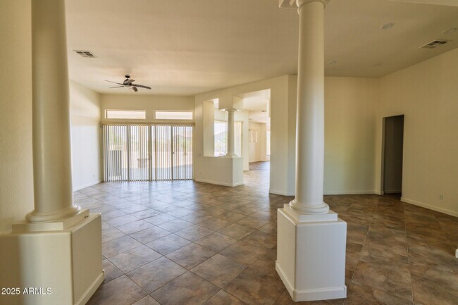 Foto del edificio - 17941 W Cheryl Dr