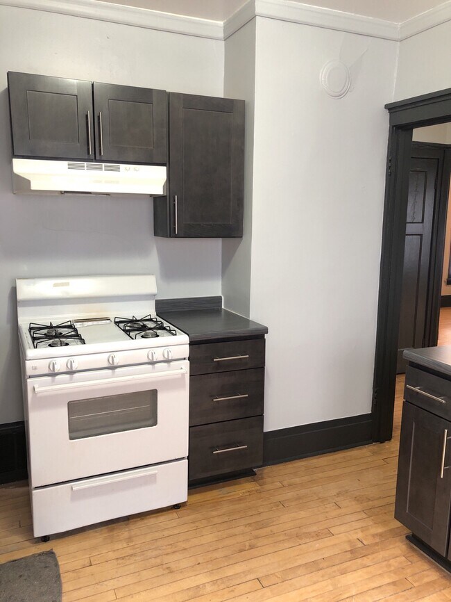Foto del edificio - 3051 N Bartlett Ave