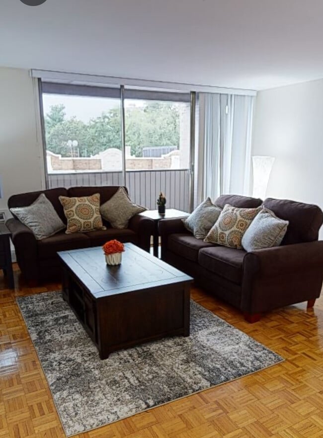 Building Photo - 133 Chiswick Rd