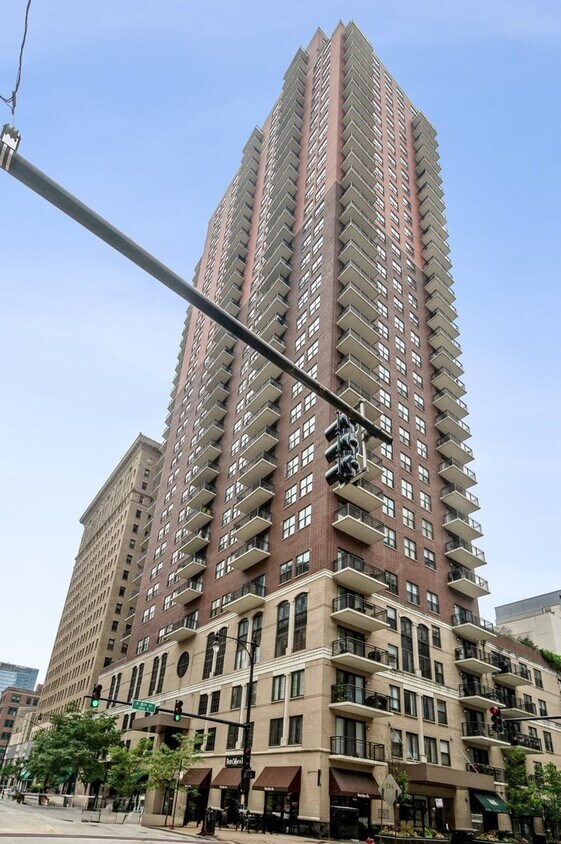 Primary Photo - 41 E 8th St