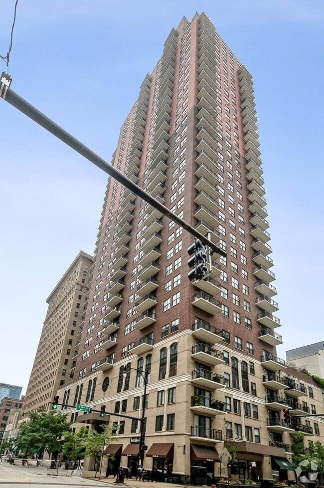 Building Photo - 41 E 8th St