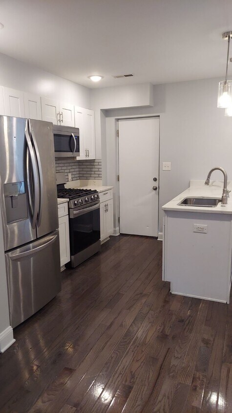 Foto principal - 5015 N Capitol St NE
