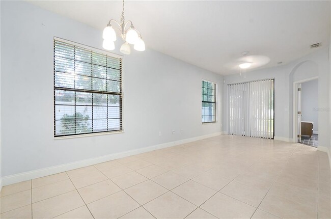 Building Photo - 2936 Oak Park Way