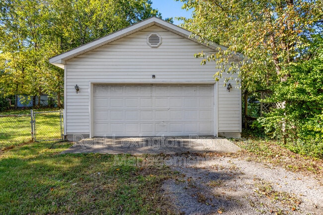 Building Photo - 2057 Heather Way