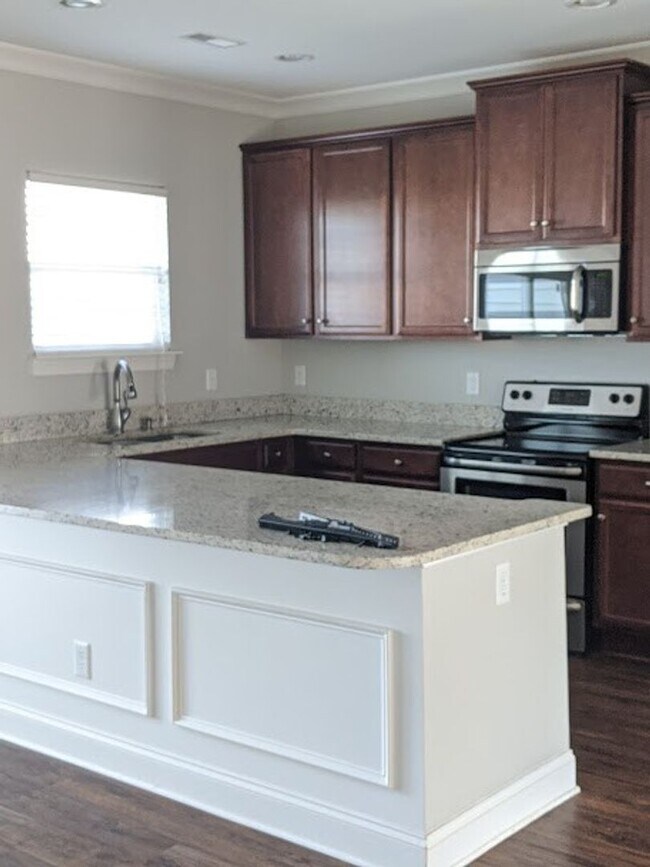 Foto del edificio - 295 Halton Crossing Dr SW