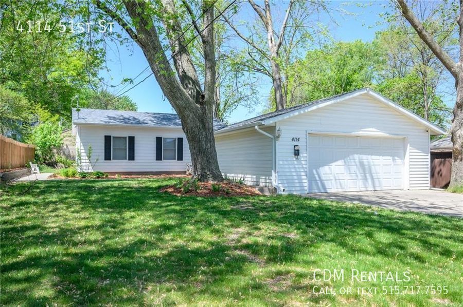 Cozy Home near Merle Hay! House Rental in Des Moines, IA