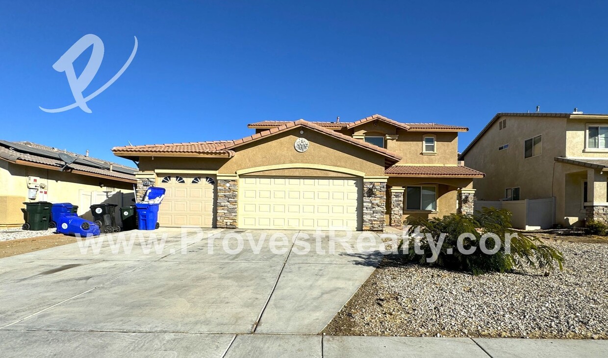 Foto principal - 4 Bed, 2.5 Bath Adelanto Home!!