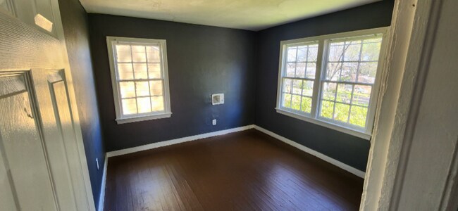 Building Photo - 467 Boling St