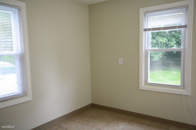 Building Photo - 3 br, 1 bath House - 1808 Eckener Dr Avail...