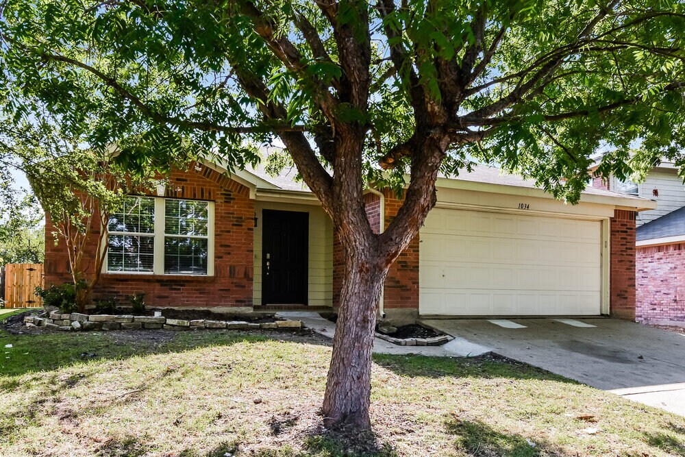 Primary Photo - 1034 Hampton Dr