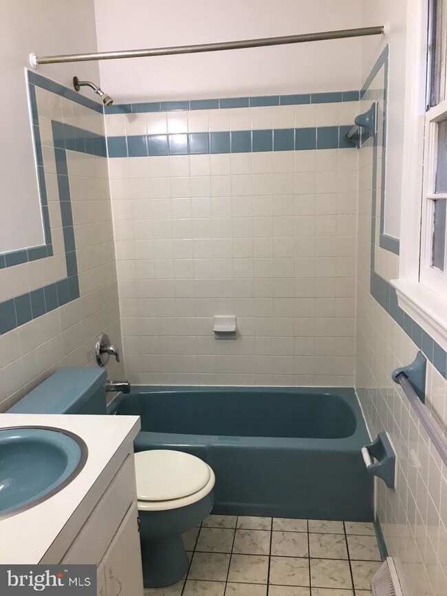 Foto del edificio - 4111 Redwood Cir