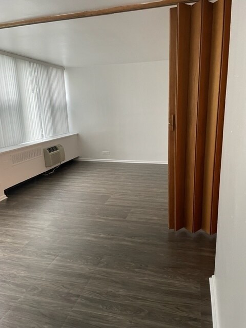 Foto del edificio - 4250 N Marine Dr