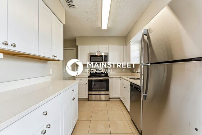 Foto del edificio - 3 Bedroom Pet-Friendly Home in COCOA, FL w...