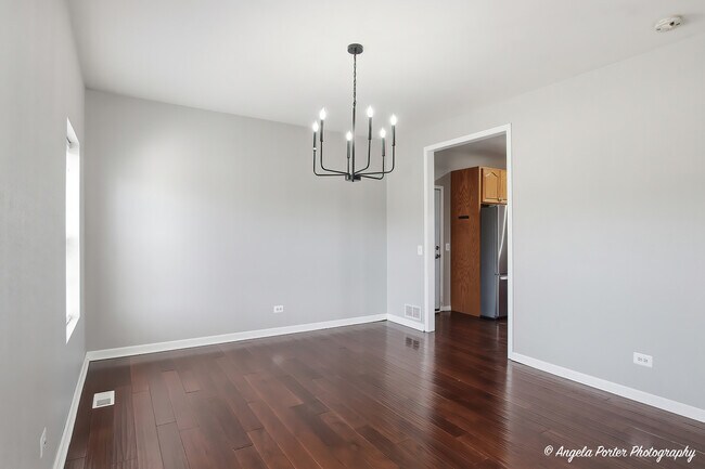 Foto del edificio - 9312 Nicholas Ln