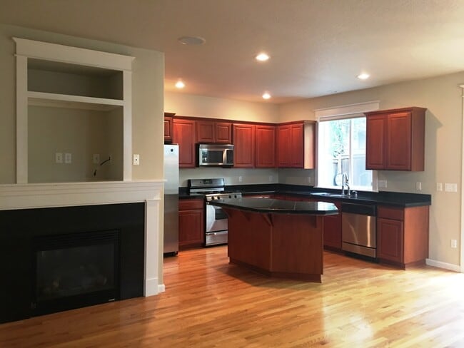 Building Photo - Beautifully updated home in great West Lin...