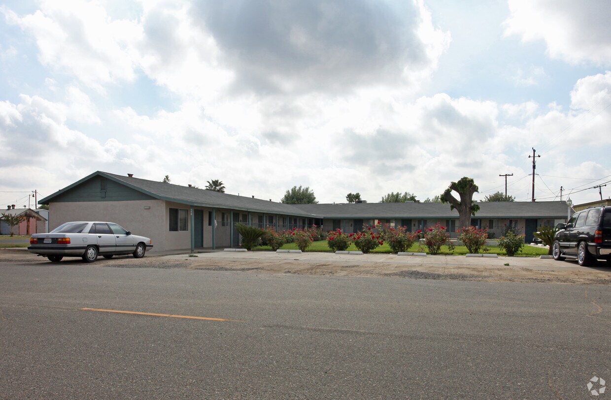 Primary Photo - 240 Simpson Ave