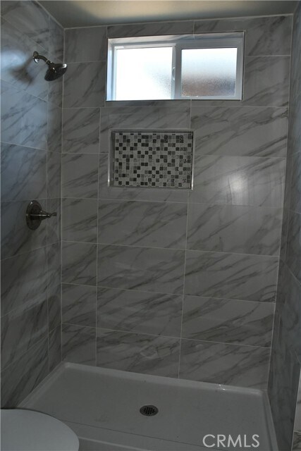 Foto del edificio - 917 W Flora St