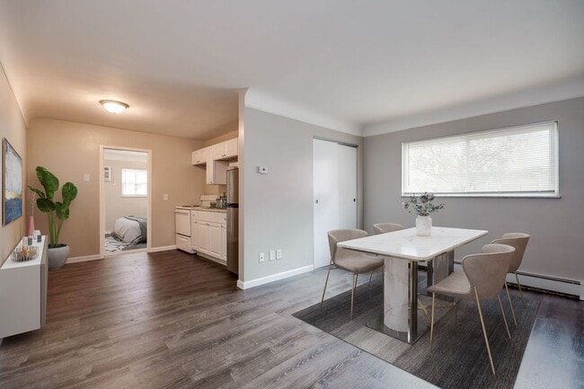 Building Photo - Pearl Street Apartments - Newly Remodeled 1 Bedroom! Near the Reading Bridal District