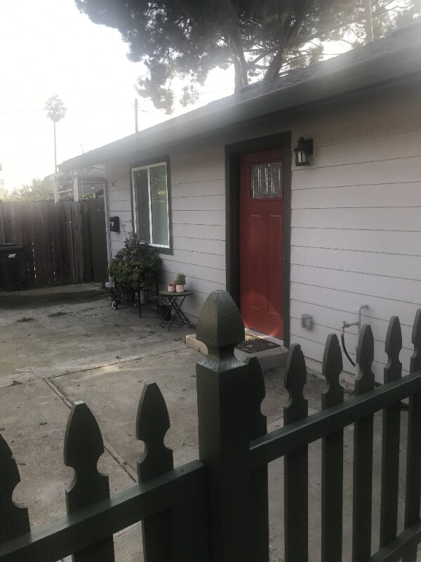 Building Photo - 1431 Columbia Ave