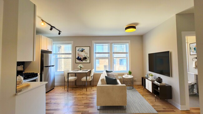 Foto del edificio - 648 W Wrightwood Ave