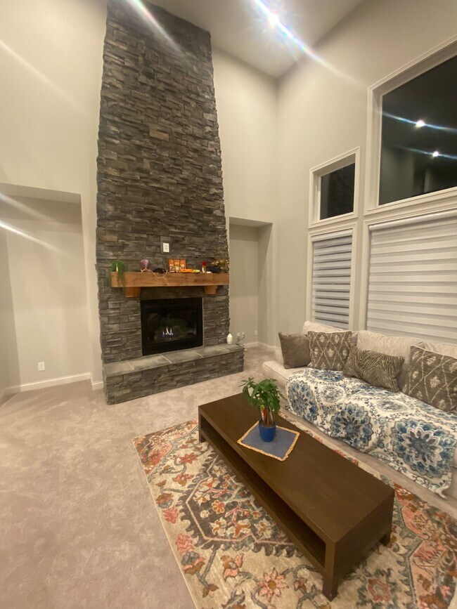 Building Photo - 14598 Meadow Bend Dr