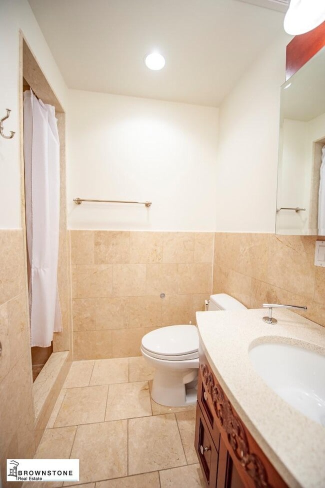 Building Photo - 3 bedroom in BROOKLYN NY 11215