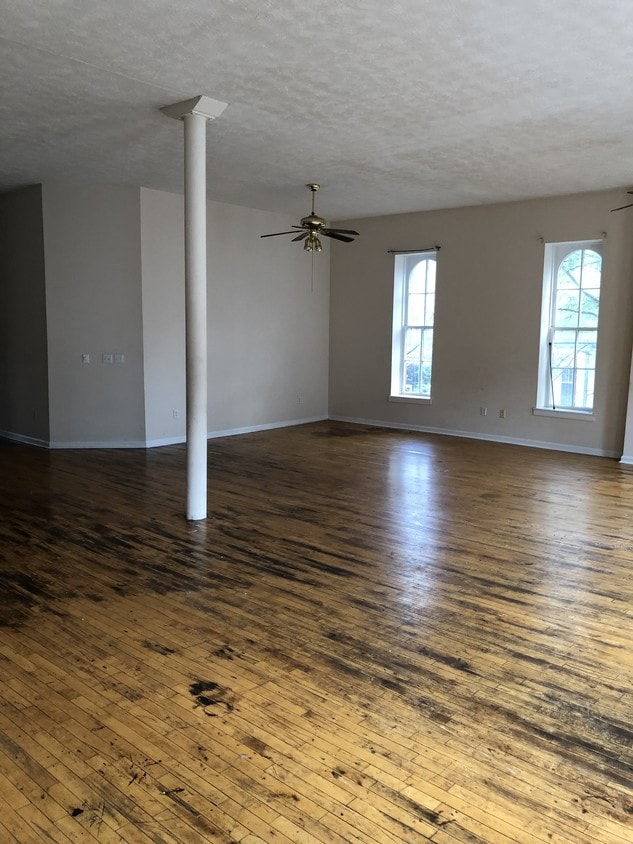 Primary Photo - 108 N 5th St
