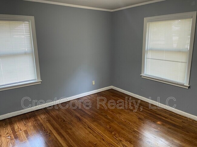 Building Photo - 786 N Stevens Cir
