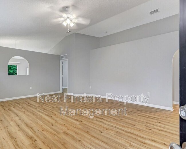 Foto del edificio - 6604 Gentle Oaks Dr S