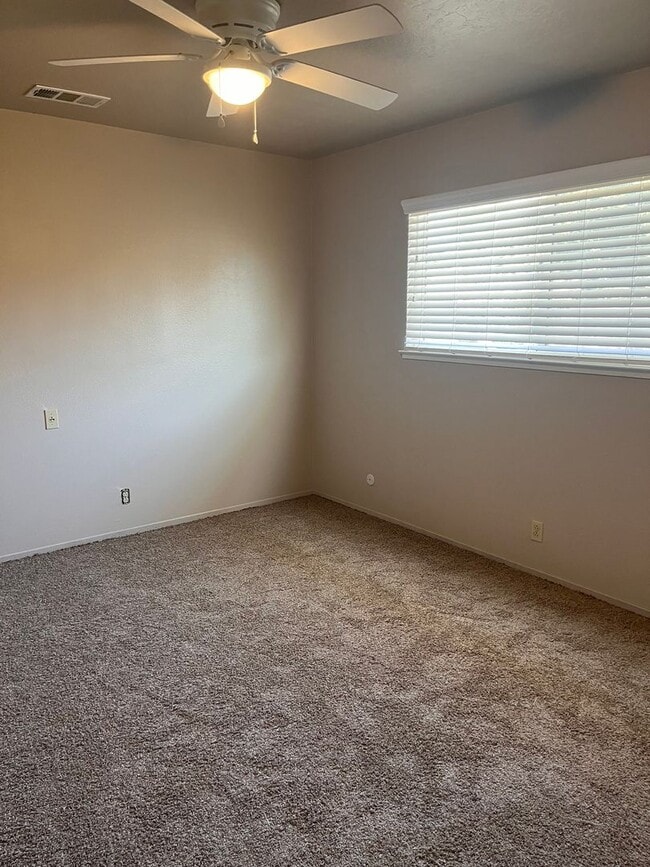 Building Photo - 2051 Celeste Dr