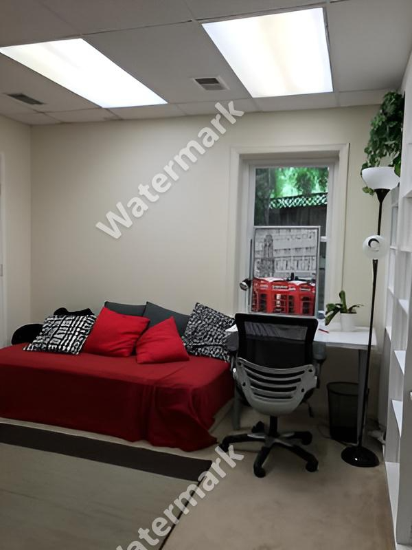 Foto principal - 5102 Warren Plz NW