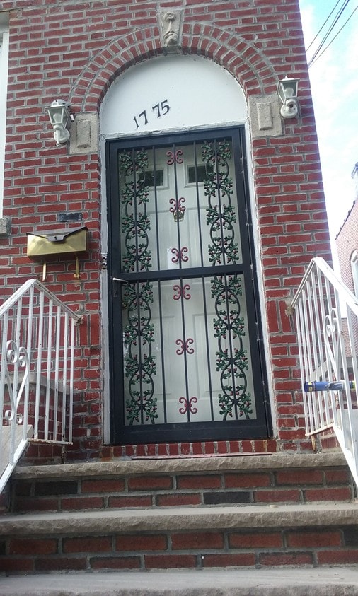 Primary Photo - 1775 Edenwald Ave