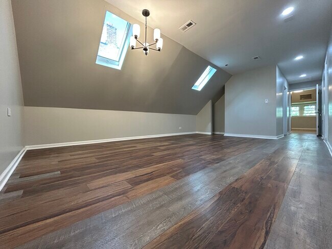 Foto del edificio - 4834 N Ridgeway Ave