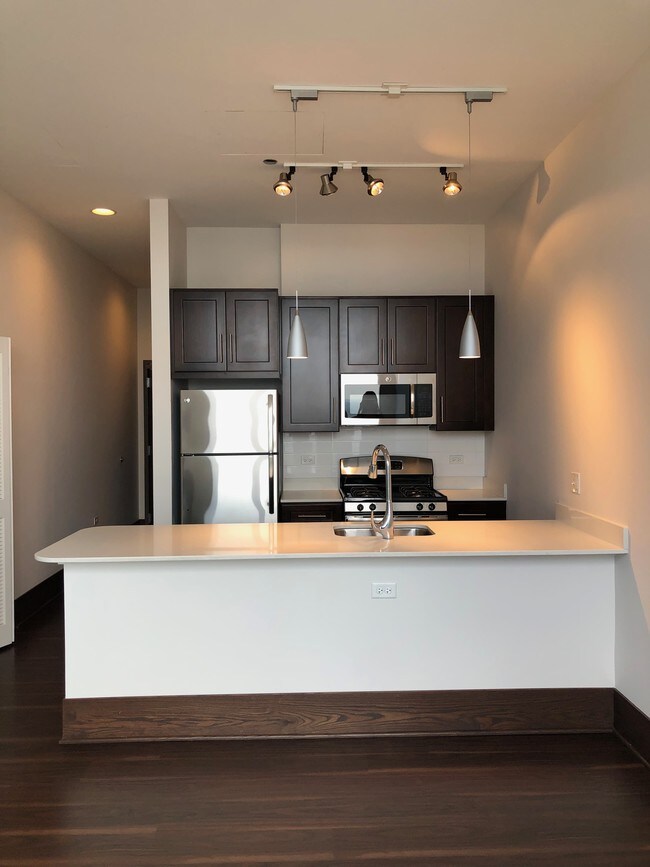 Building Photo - 1578 N Clybourn Ave