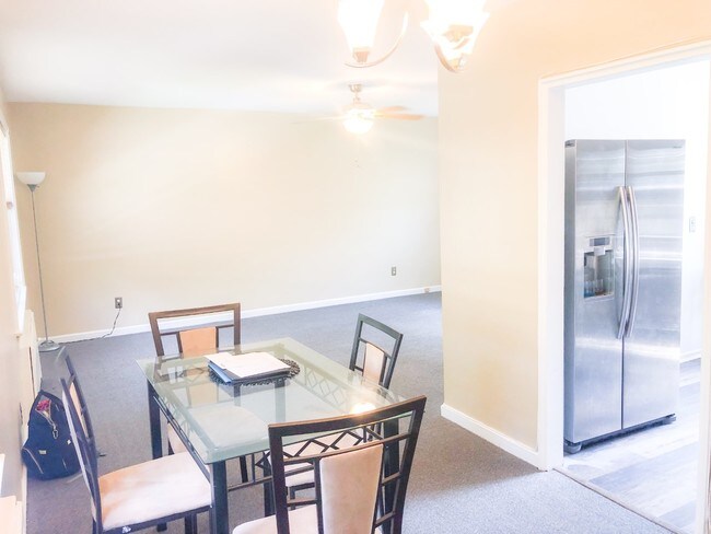 Comedor - 3 Fieldstone Dr