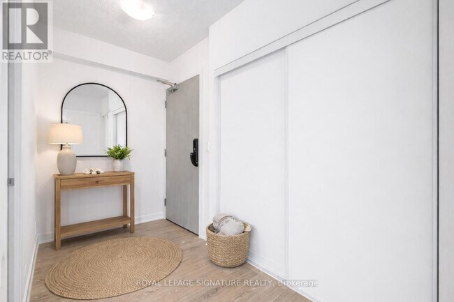 Photo du bâtiment - 3200 Dakota Cmn