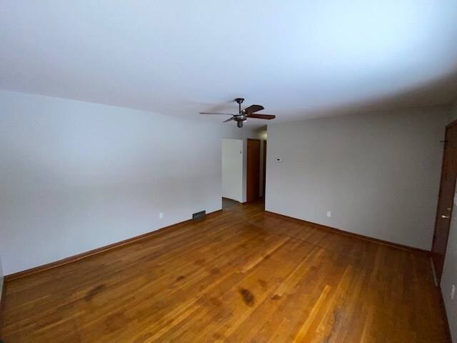 Foto del edificio - 3765 Washburn St
