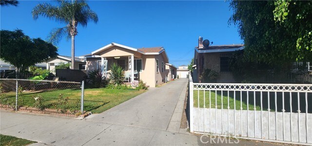 Foto del edificio - 8424 Beechwood Ave