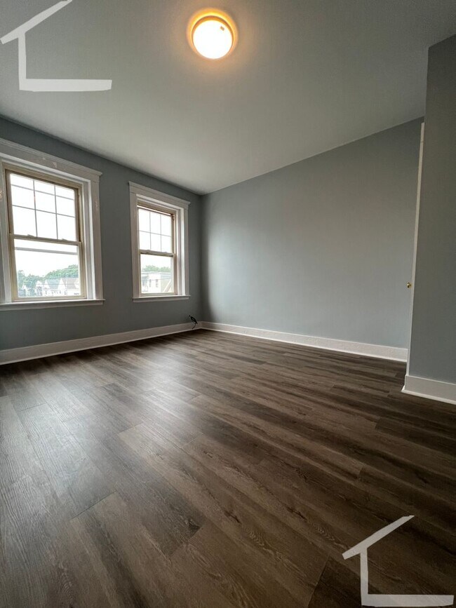 Building Photo - Check out this 3 bed in Lower Allston