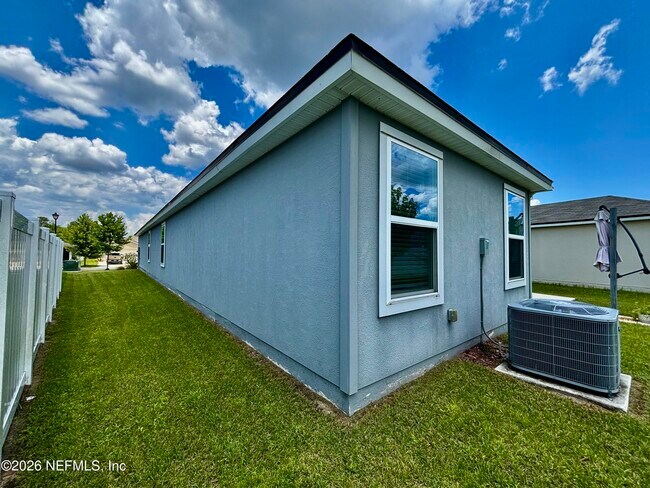 Building Photo - 2427 Falling Star Ln