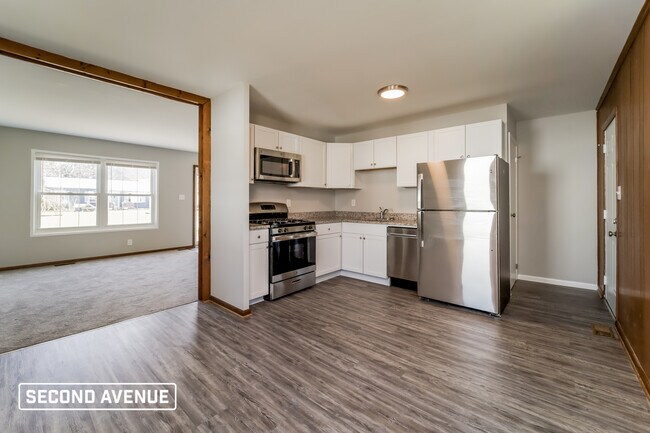Building Photo - 530 New Market Dr
